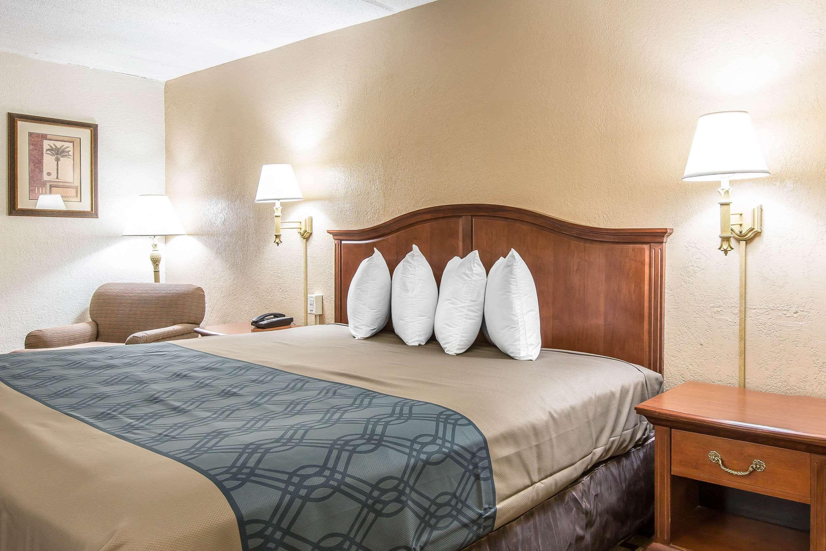 Econo Lodge Midtown Savannah Zewnętrze zdjęcie