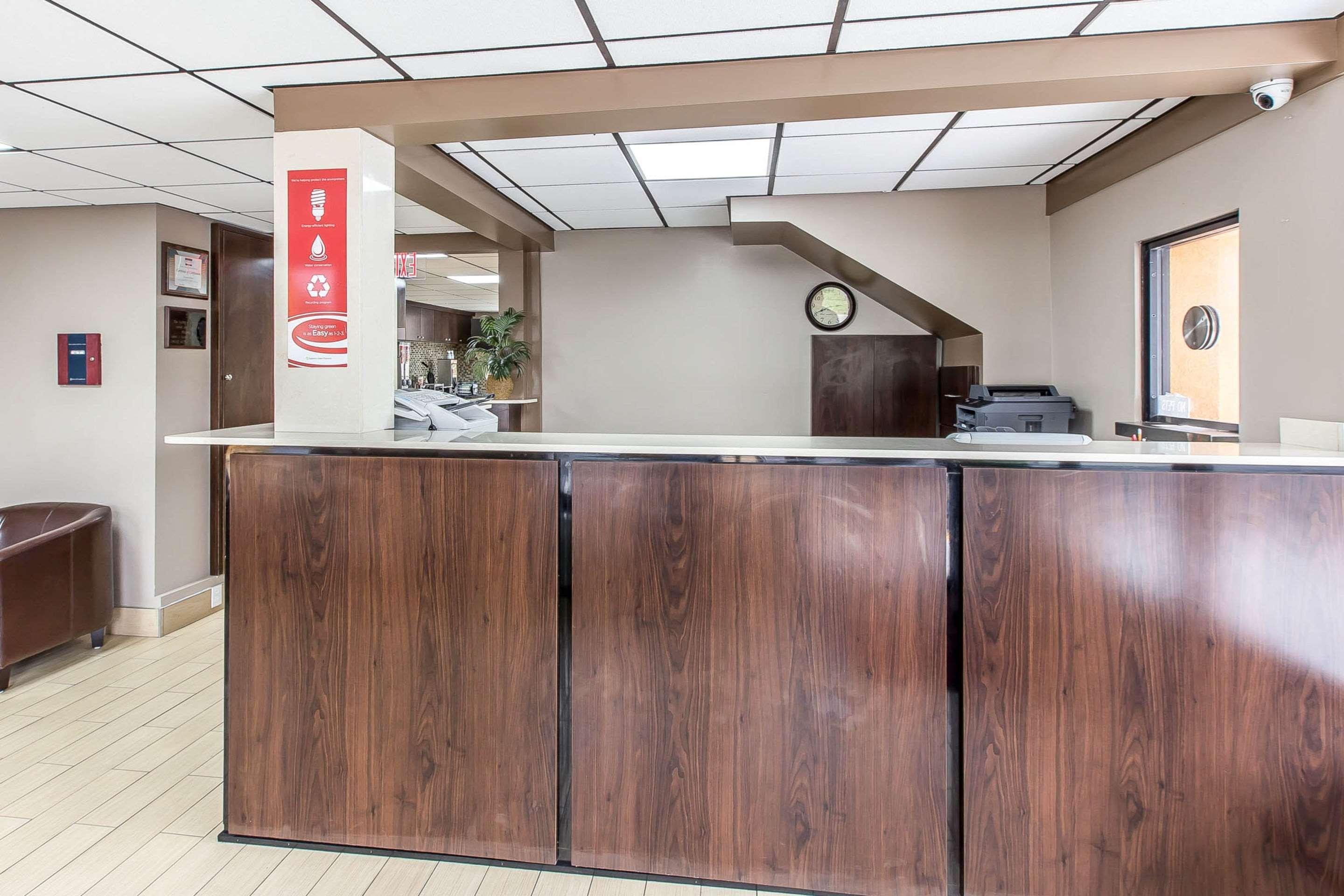 Econo Lodge Midtown Savannah Zewnętrze zdjęcie