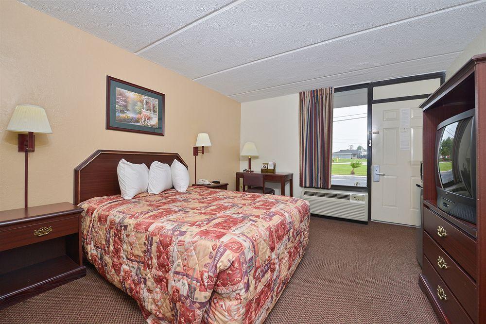 Econo Lodge Midtown Savannah Zewnętrze zdjęcie