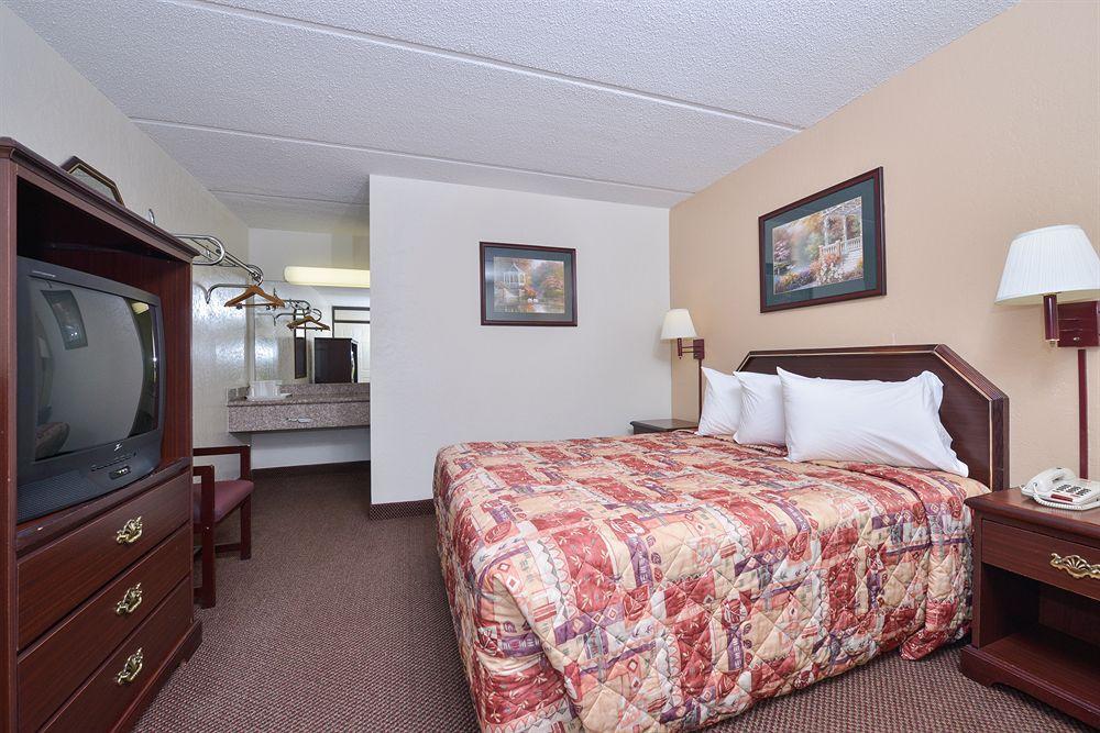 Econo Lodge Midtown Savannah Zewnętrze zdjęcie