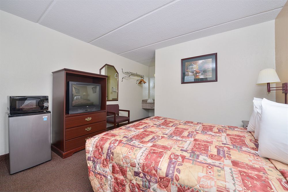 Econo Lodge Midtown Savannah Zewnętrze zdjęcie