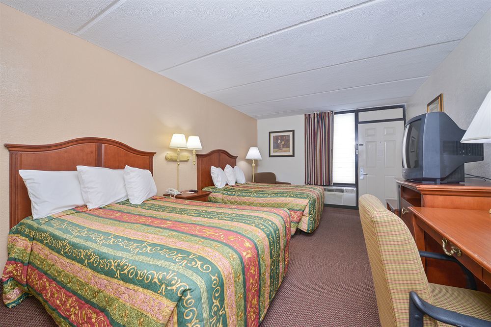 Econo Lodge Midtown Savannah Zewnętrze zdjęcie