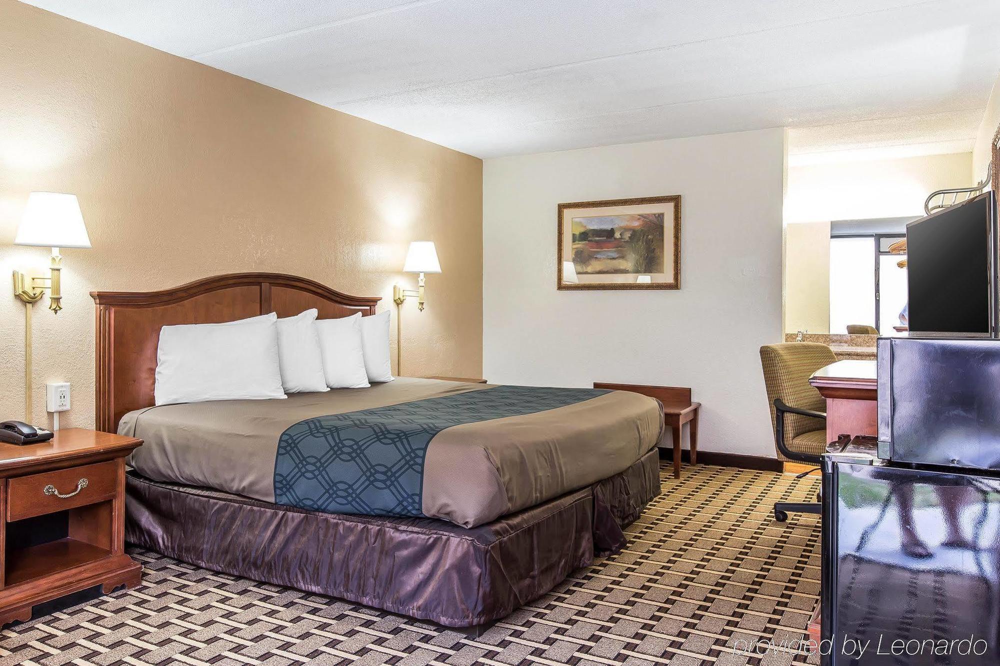 Econo Lodge Midtown Savannah Zewnętrze zdjęcie