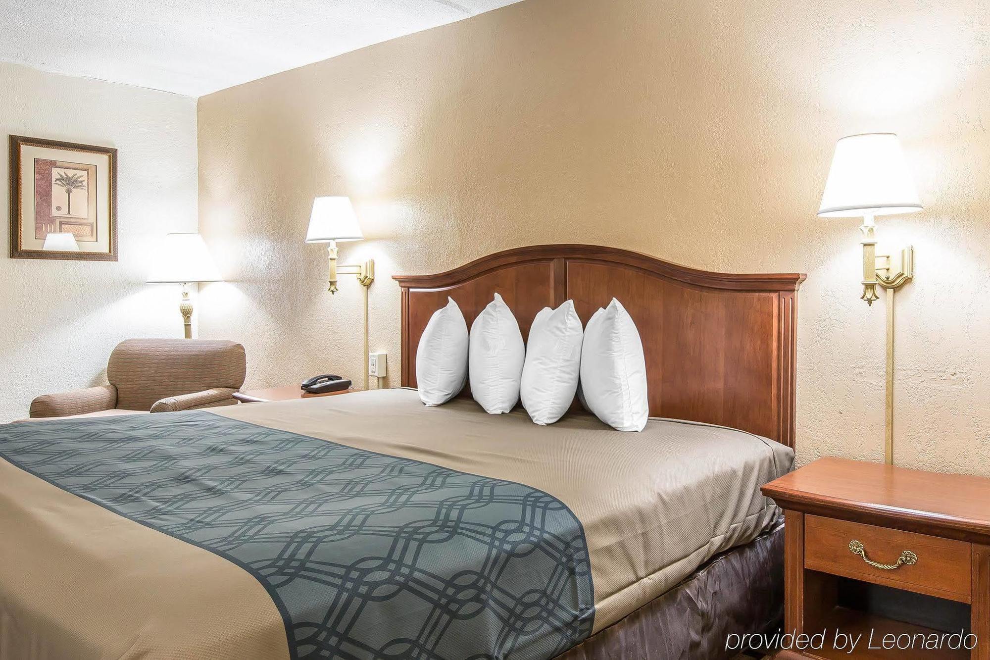 Econo Lodge Midtown Savannah Zewnętrze zdjęcie